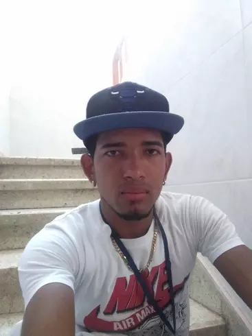 Hombre de 36 busca mujer para hacer pareja en República Dominicana