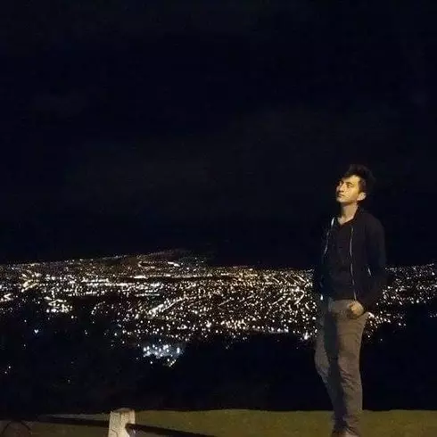 Chico de 27 busca chica para hacer pareja en Quito, Ecuador