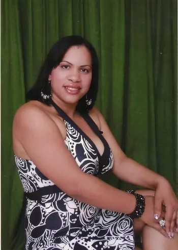 Mujer de 38 busca hombre para hacer pareja en Hato Mayor Del Rey, República Dominicana