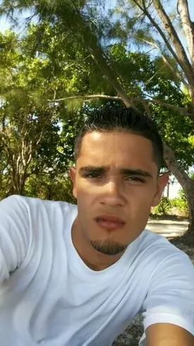 Chico de 32 busca chica para hacer pareja en Utila Islas De La Bahia Honduras, Honduras