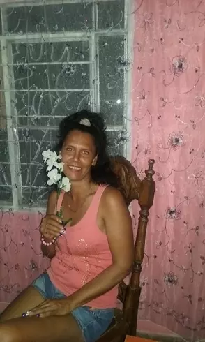 Mujer de 45 busca hombre para hacer pareja en La Habana, Cuba