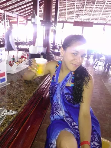Mujer de 38 busca hombre para hacer pareja en Bonao, República Dominicana