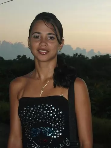 Chica de 31 busca chico para hacer pareja en Cuba
