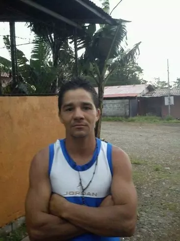 Hombre de 39 busca mujer para hacer pareja en San José, Costa Rica