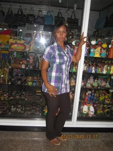 Mujer de 42 busca hombre para hacer pareja en Santo Domingo, República Dominicana