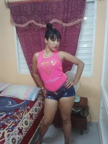 Chica de 27 busca chico para hacer pareja en Holguin, Cuba