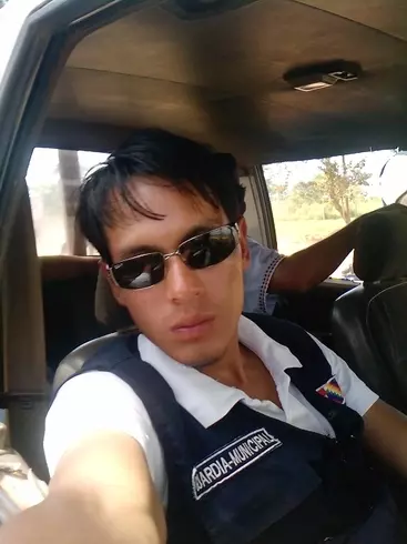 Chico de 30 busca chica para hacer pareja en Santa cruz, Bolivia