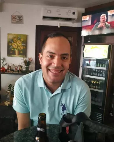 Hombre de 43 busca mujer para hacer pareja en Caracas, Venezuela
