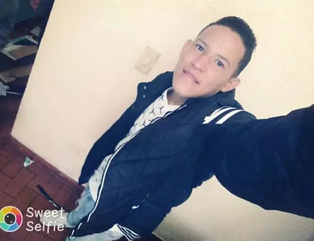Chico de 27 busca chica para hacer pareja en BOGOTA, Colombia