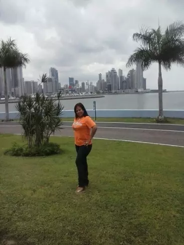Mujer de 57 busca hombre para hacer pareja en Panama, Panamá