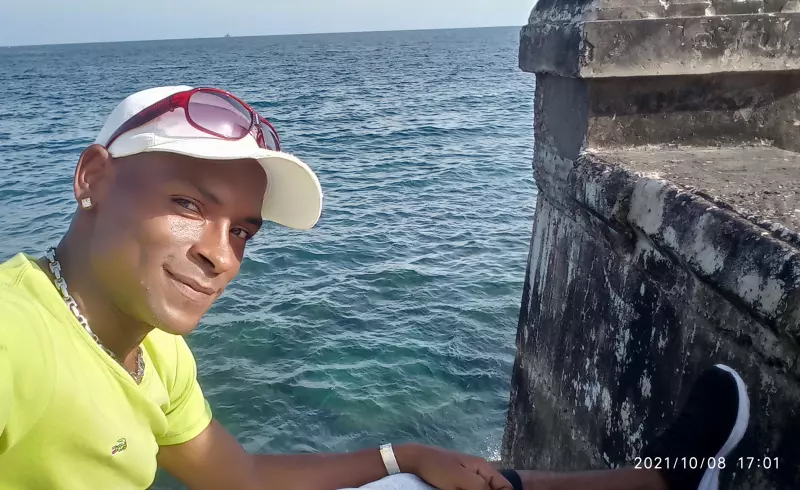 Hombre de 39 busca mujer para hacer pareja en Mnao., Cuba