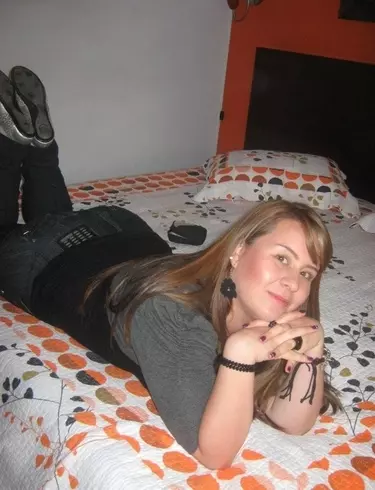 Chica de 34 busca chico para hacer pareja en Medellín, Colombia