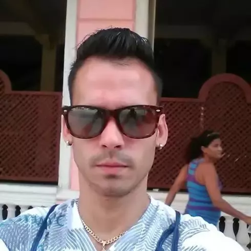 Chico de 34 busca chica para hacer pareja en La Habana, Cuba