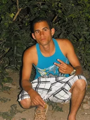 Chico de 32 busca chica para hacer pareja en Santa clara, Cuba