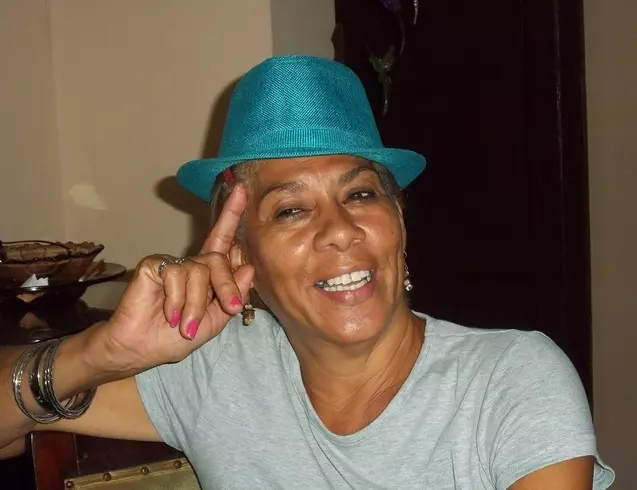 Mujer de 70 busca hombre para hacer pareja en Habana, Cuba