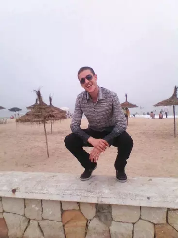 Chico de 32 busca chica para hacer pareja en Kenitra, Marruecos