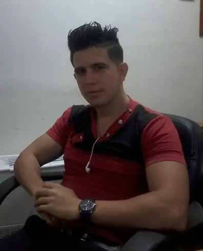 Chico de 34 busca chica para hacer pareja en La Habana, Cuba