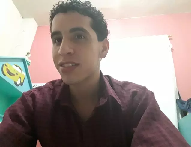 Chico de 29 busca chica para hacer pareja en La Troncal, Ecuador