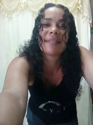 Mujer de 42 busca hombre para hacer pareja en Camaguey, Cuba