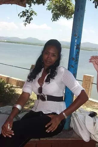 Mujer de 41 busca hombre para hacer pareja en Stgo De Cuba, Cuba