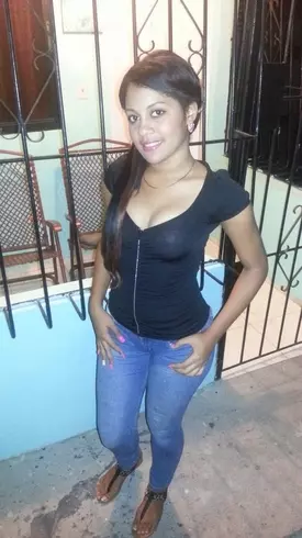 Chica de 27 busca chico para hacer pareja en Santo Domingo, República Dominicana