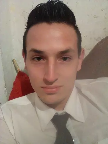 Chico de 28 busca chica para hacer pareja en BOGOTA, Colombia