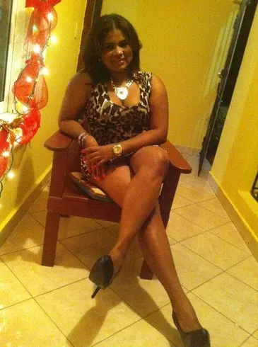 Chica de 34 busca chico para hacer pareja en Santo Domingo, República Dominicana