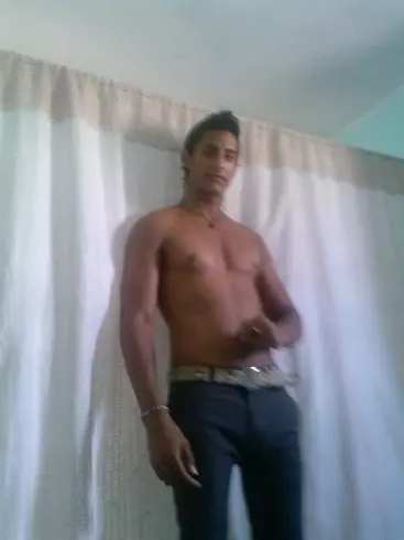 Chico de 33 busca chica para hacer pareja en la habana, Cuba