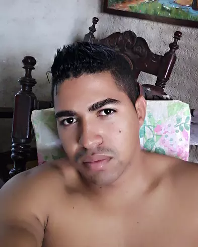 Chico de 25 busca chica para hacer pareja en Cuba