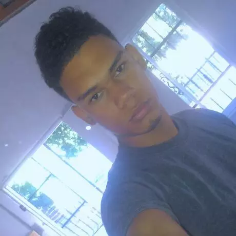 Chico de 29 busca chica para hacer pareja en Bani, República Dominicana