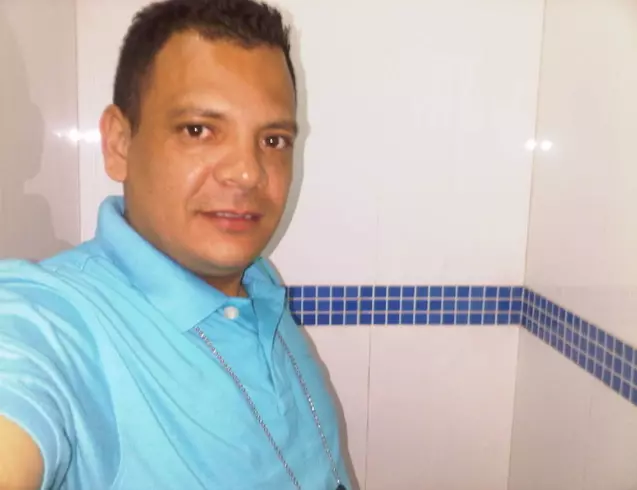 Hombre de 49 busca mujer para hacer pareja en Caracas, Venezuela