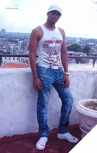 Chico de 34 busca chica para hacer pareja en La Habana, Cuba