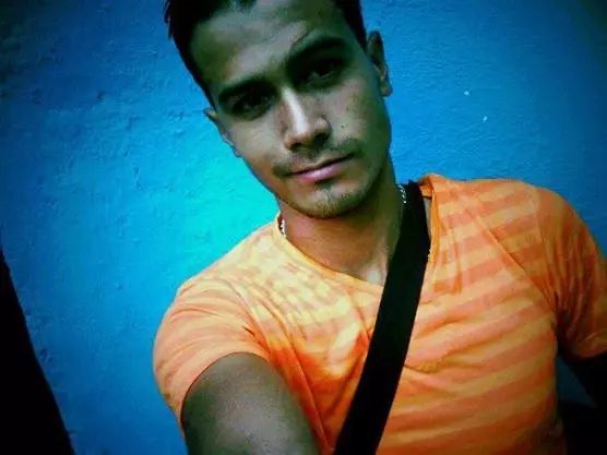 Chico de 33 busca chica para hacer pareja en Caracas, Venezuela