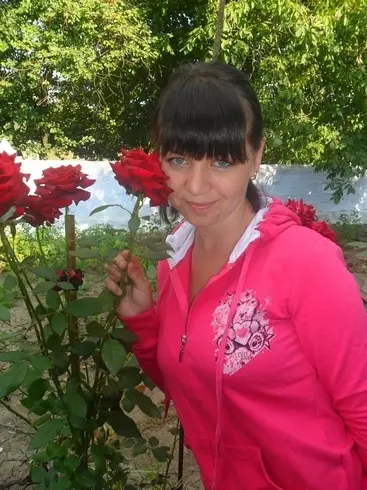 Chica de 35 busca chico para hacer pareja en Odessa, Ucrania
