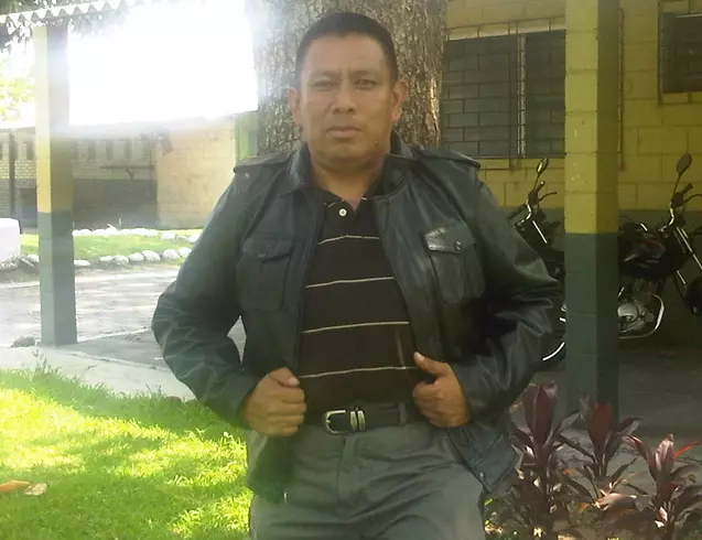 Hombre de 60 busca mujer para hacer pareja en San salvador, Salvador