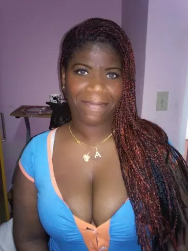 Mujer de 40 busca hombre para hacer pareja en La Habana, Cuba