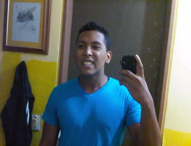 Chico de 29 busca chica para hacer pareja en Caracas, Venezuela