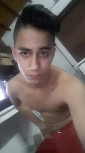 Chico de 23 busca chica para hacer pareja en Asunción, Paraguay