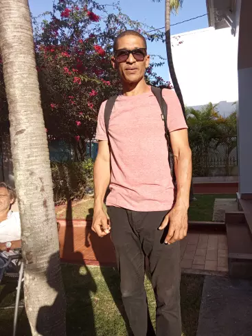 Hombre de 58 busca mujer para hacer pareja en Cuba