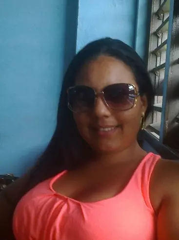 Chica de 30 busca chico para hacer pareja en Holguin, Cuba