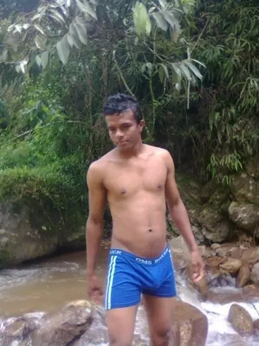 Hombre de 36 busca mujer para hacer pareja en Medellín, Colombia