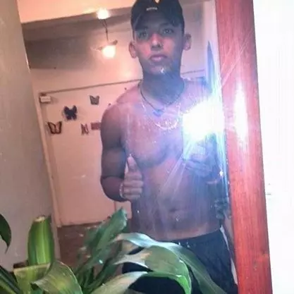 Chico de 27 busca chica para hacer pareja en Caracas, Venezuela