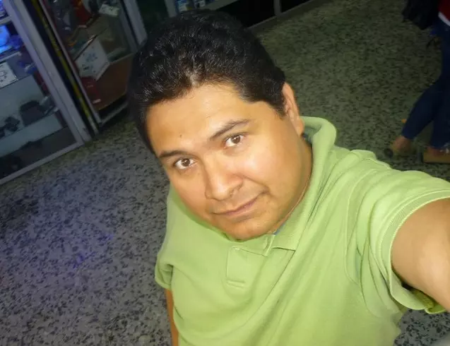 Hombre de 48 busca mujer para hacer pareja en Guayquil, Ecuador