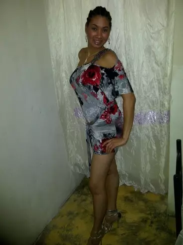 Mujer de 42 busca hombre para hacer pareja en San cristobal, República Dominicana