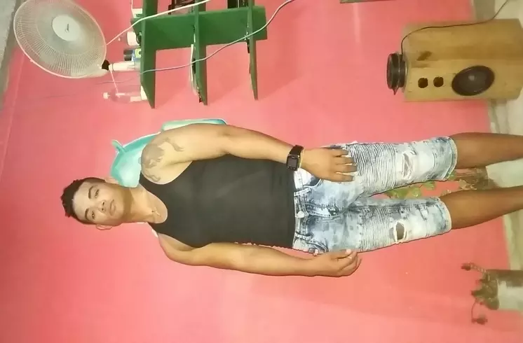 Chico de 32 busca chica para hacer pareja en Colombia, Cuba