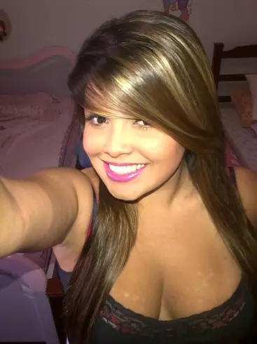 Chica de 34 busca chico para hacer pareja en Caracas, Venezuela