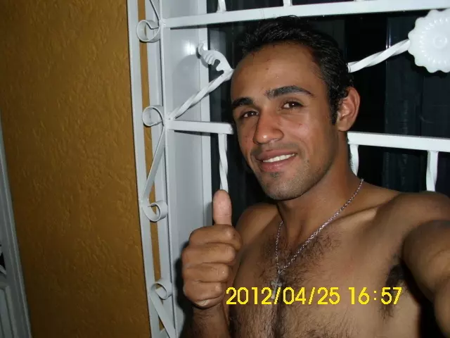 Chico de 34 busca chica para hacer pareja en Caracas, Venezuela