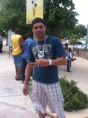 Hombre de 43 busca mujer para hacer pareja en Santo Domingo, República Dominicana