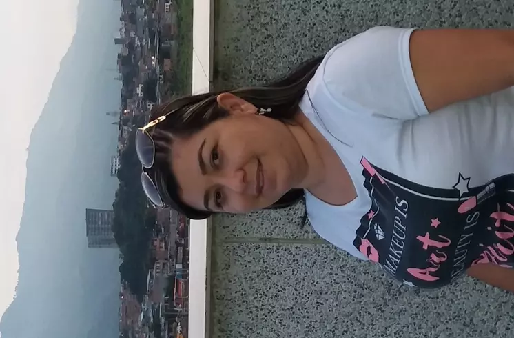 Mujer de 40 busca hombre para hacer pareja en Medellin, Colombia