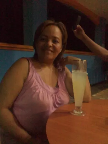 Mujer de 59 busca hombre para hacer pareja en Roatan, Honduras